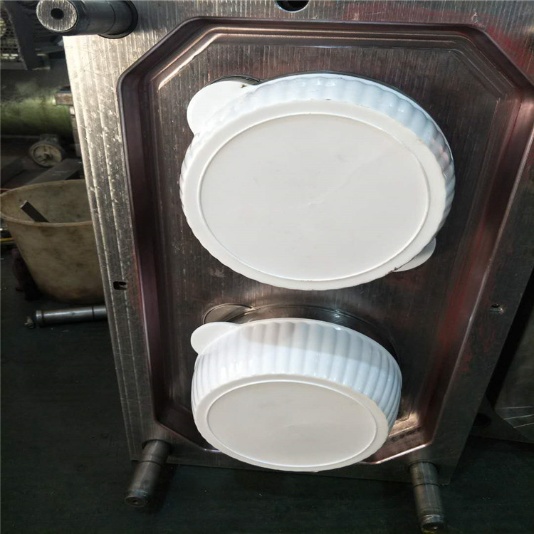 帶帽檐蓋子模具及產(chǎn)品